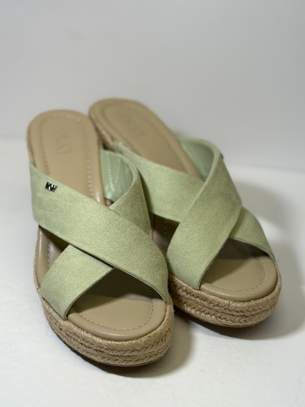 DKNY Women's Maryn Crossband Espadrille Platform Wedge Sandals 7.5M Sage Green